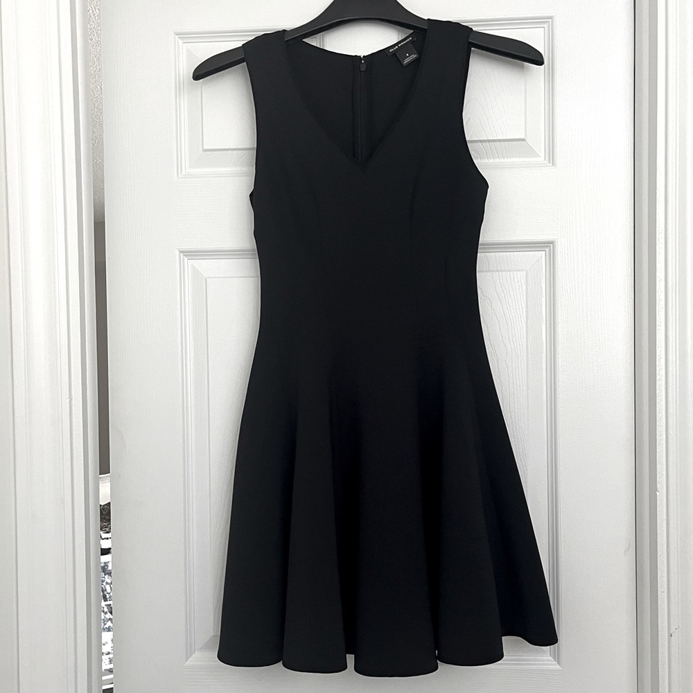 Club Monaco LBD 🖤